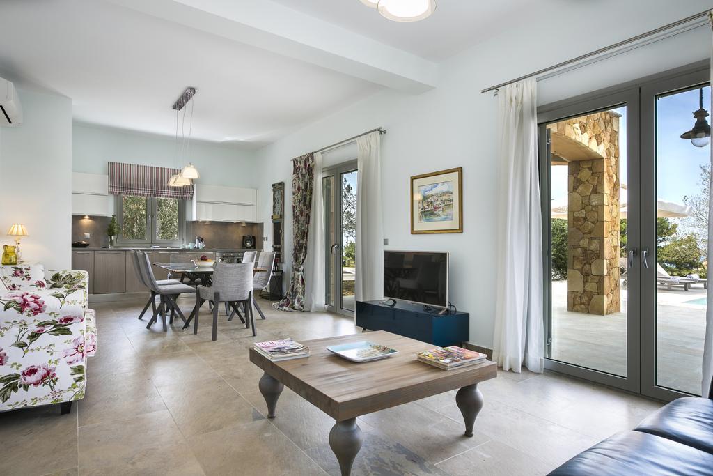 Afrodite Luxury Villa Svoronata Exteriör bild