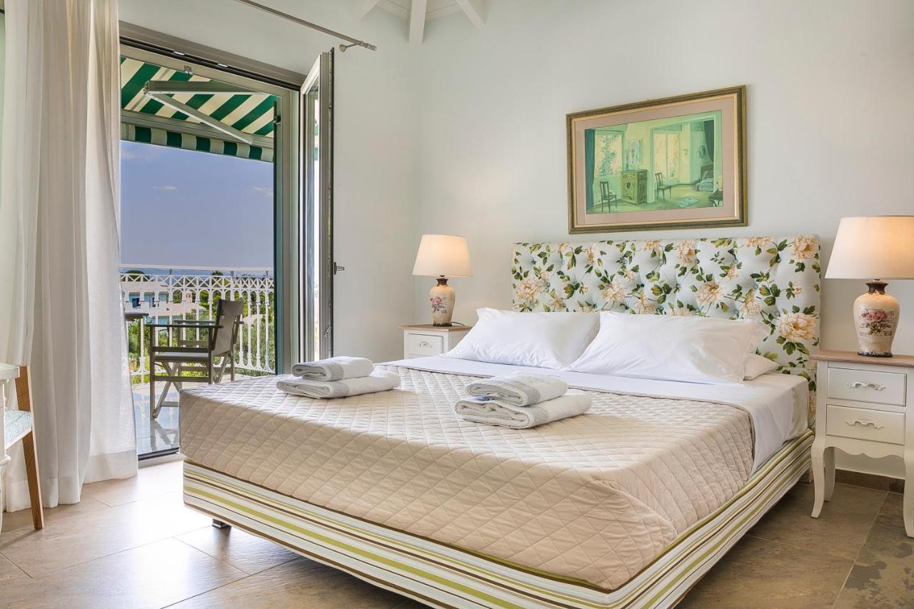Afrodite Luxury Villa Svoronata Exteriör bild
